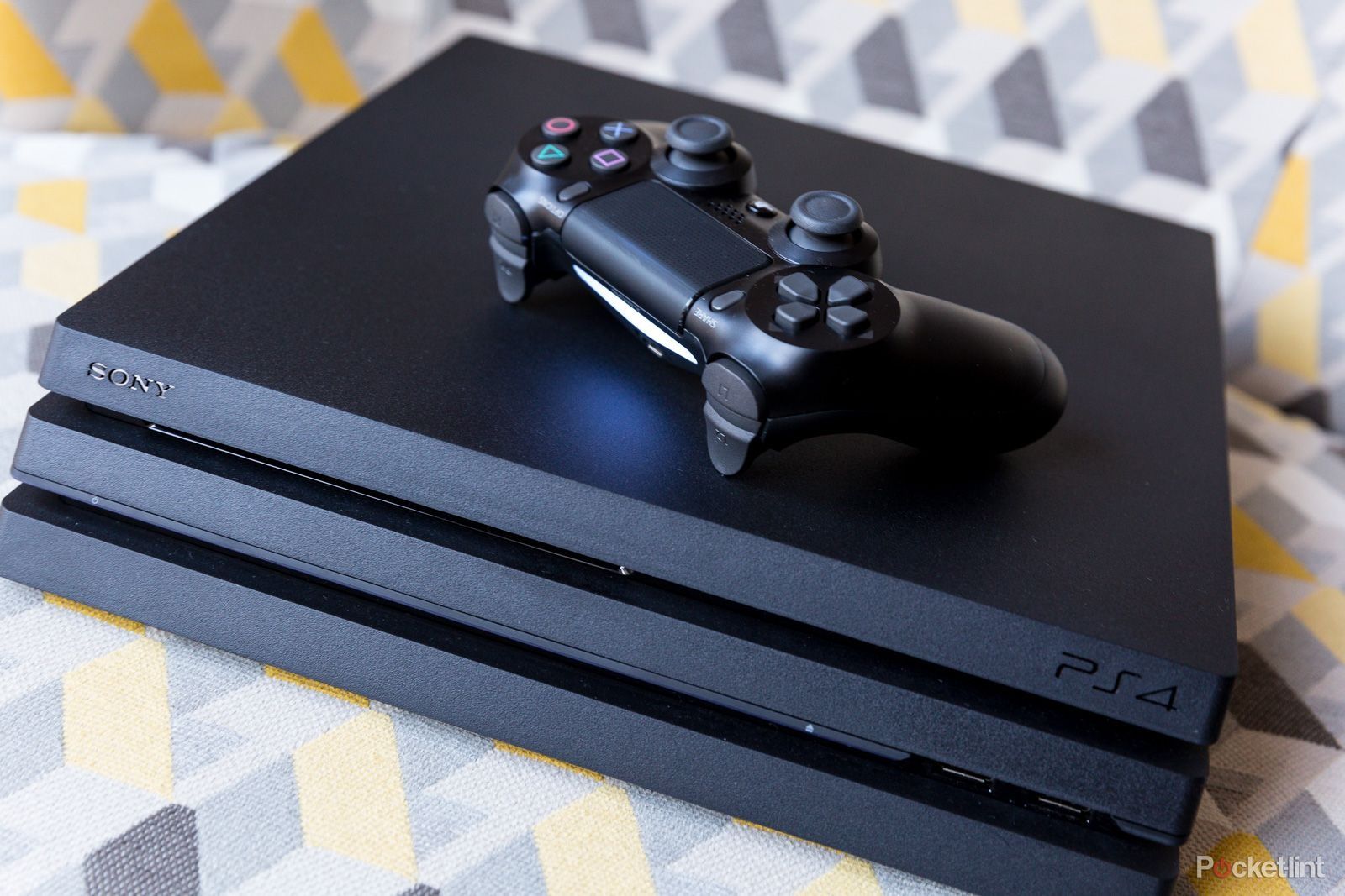 Ps4 preta maxplis