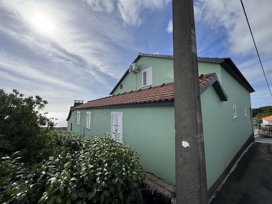 Casa com vista incrivel para o mar e montanha