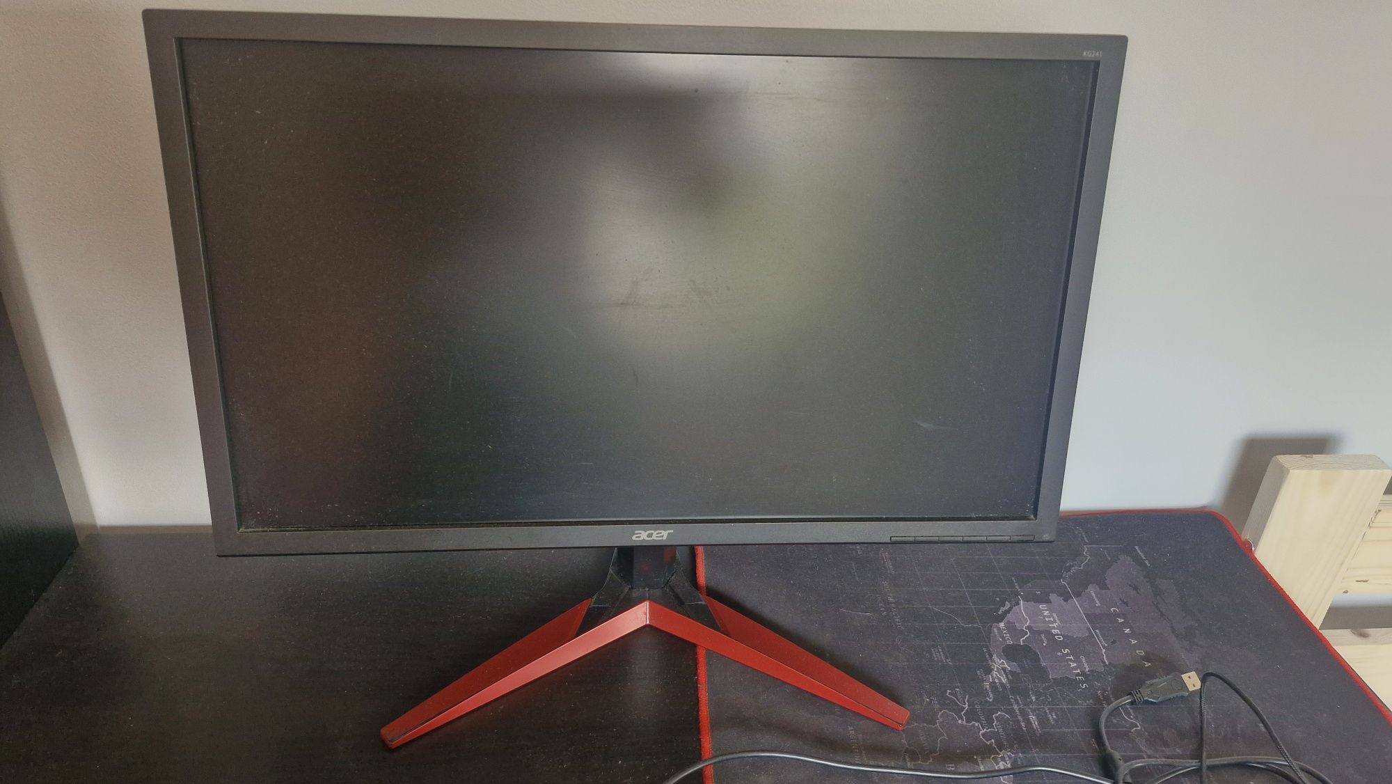Komputer  stacjonarny  + monitor,myszka klawiatura