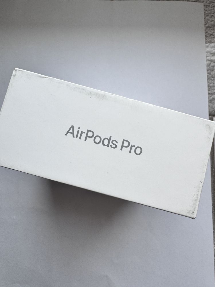 APPLE AirPods Pro (2. generacji) z etui MagSafe (USB‑C]