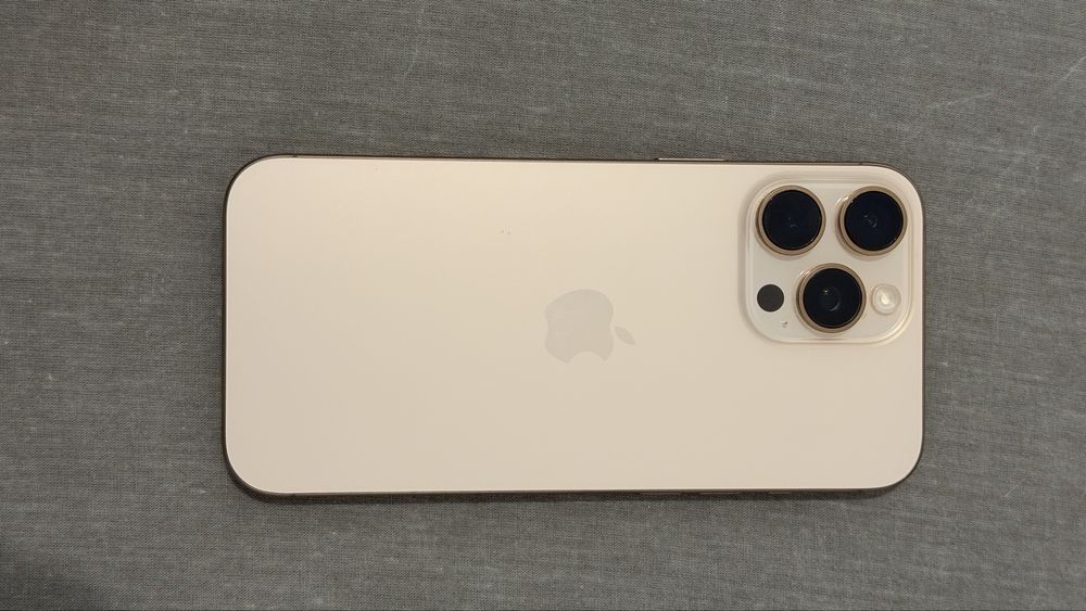 iPhone 16 Pro Max – 256GB – Desert Titanium | Como Novo