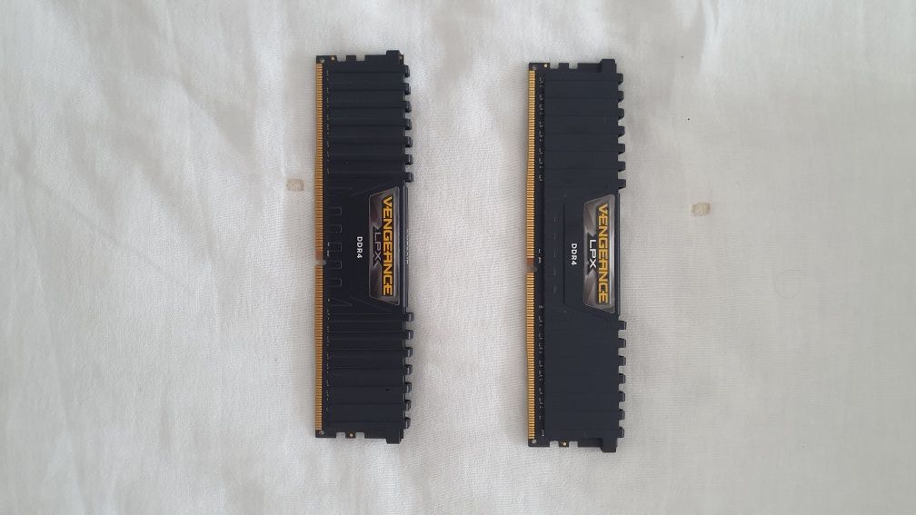 Memória RAM Corsair Vengeance 16GB DDR4 3000MHz