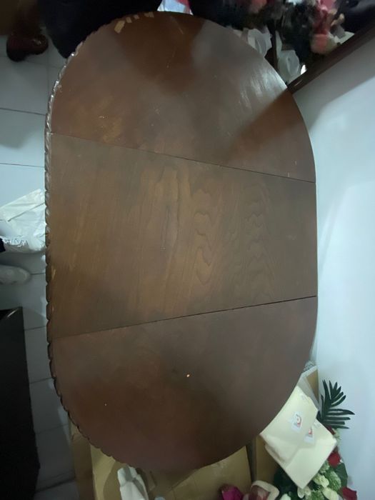 Mesa maciça oval e redonda