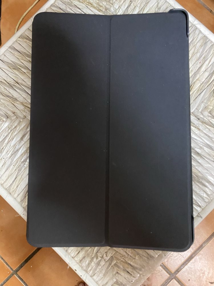 Tablet lenovo com capa protectora