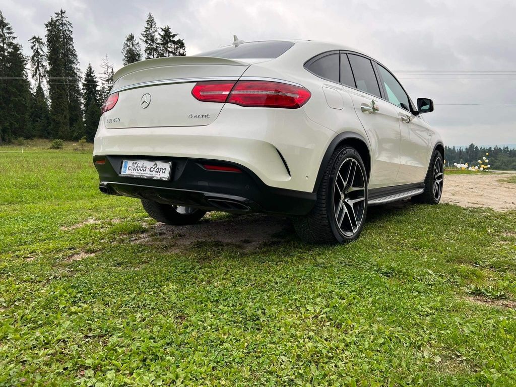 Samochód do ślubu Mercedes GLE Coupe wersja AMG kolor biala perła