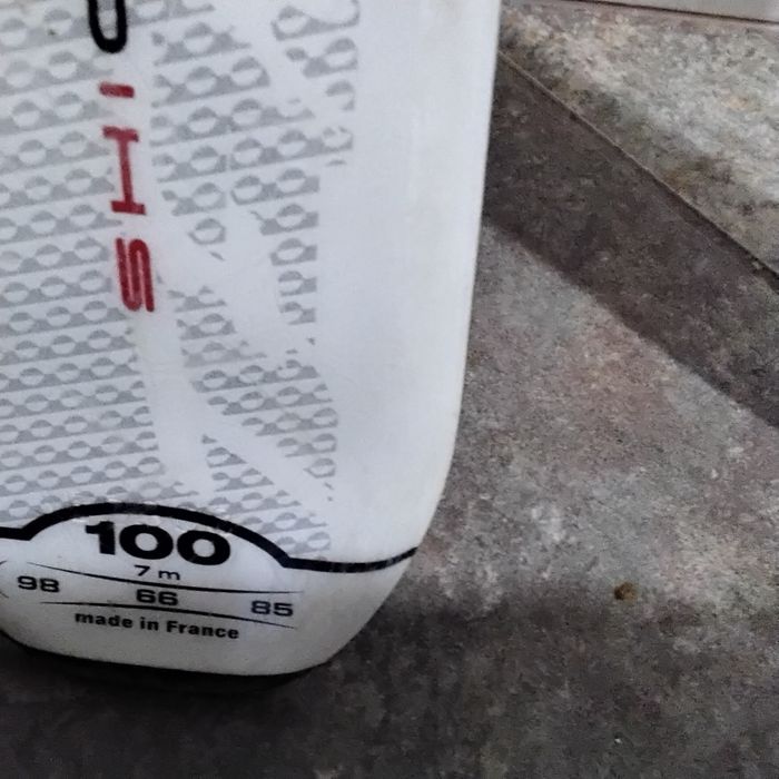 Гірськолижний дитячий комплект : лижі,черевики, шолом.