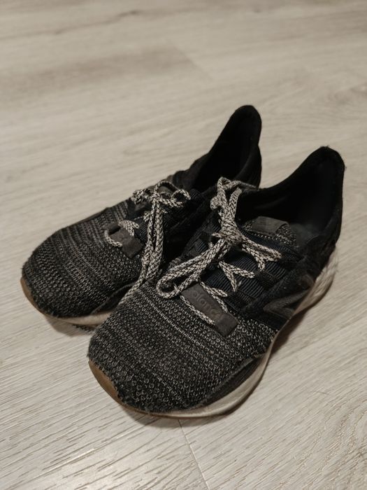 Vendo 6 pares de calçado para menino entre o n27 e o 30