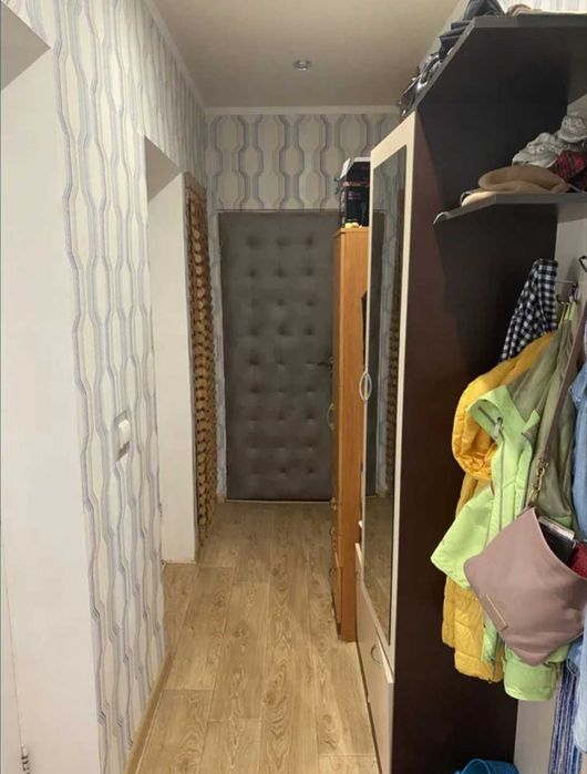 № 11716 - 3 к. квартира, Озерне, 1/4 пов., цегла, прибудований балкон