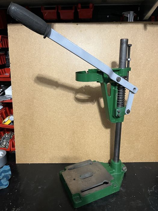 Sprzedam solidny stojak do wiertarki – używany, ciężki, z czasów PRL