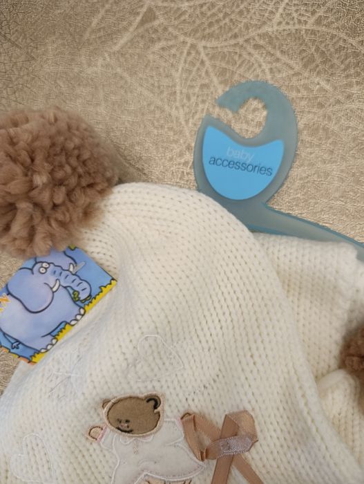 Conjunto bebe 12 M (gorro,luvas, cachecol)