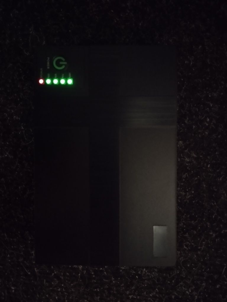 Портативне джерело безперебійного живлення UPS DC1018P 10400 mAh (5V/9