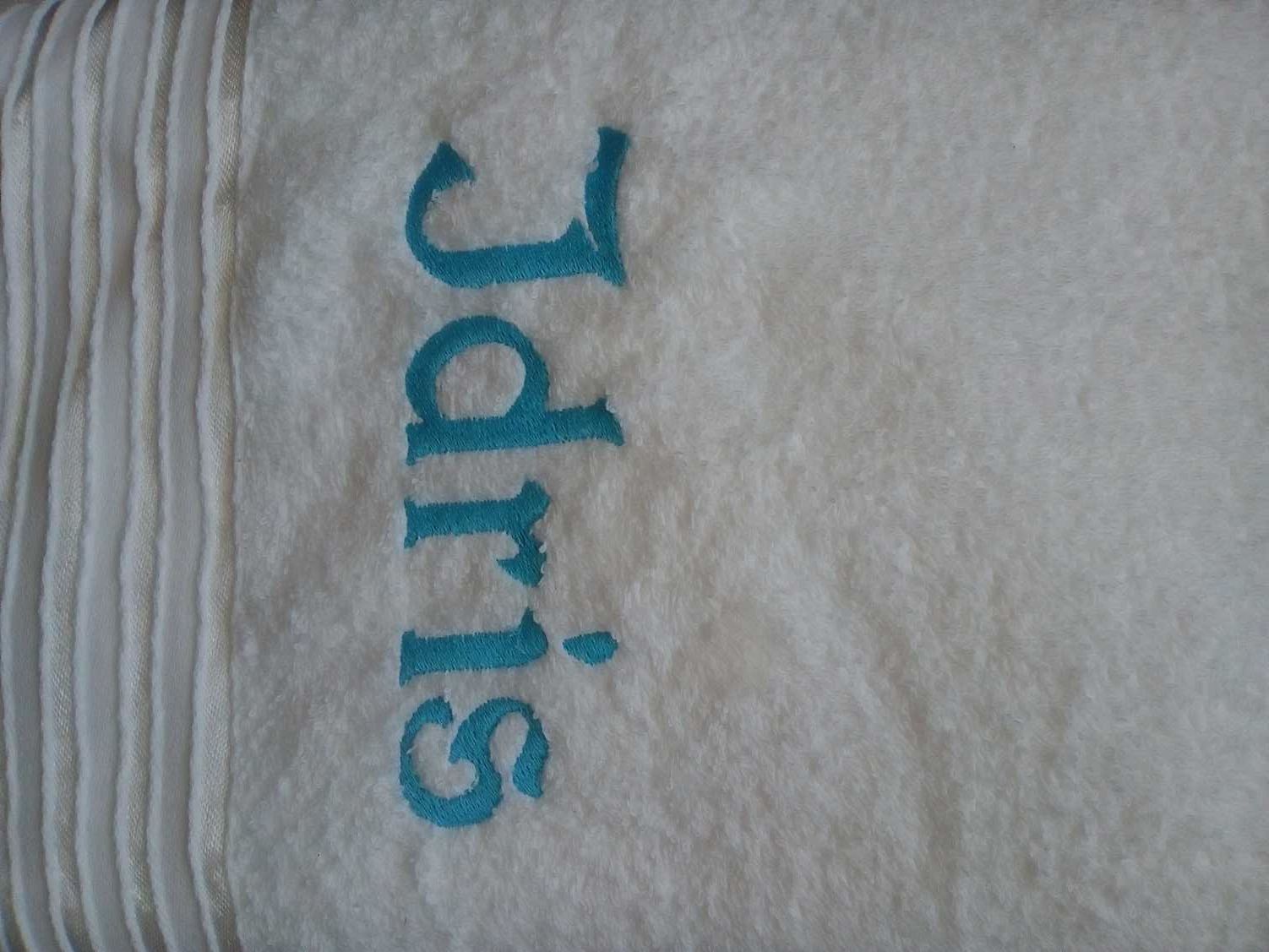 haftowanie szatek do chrztu i ręczników