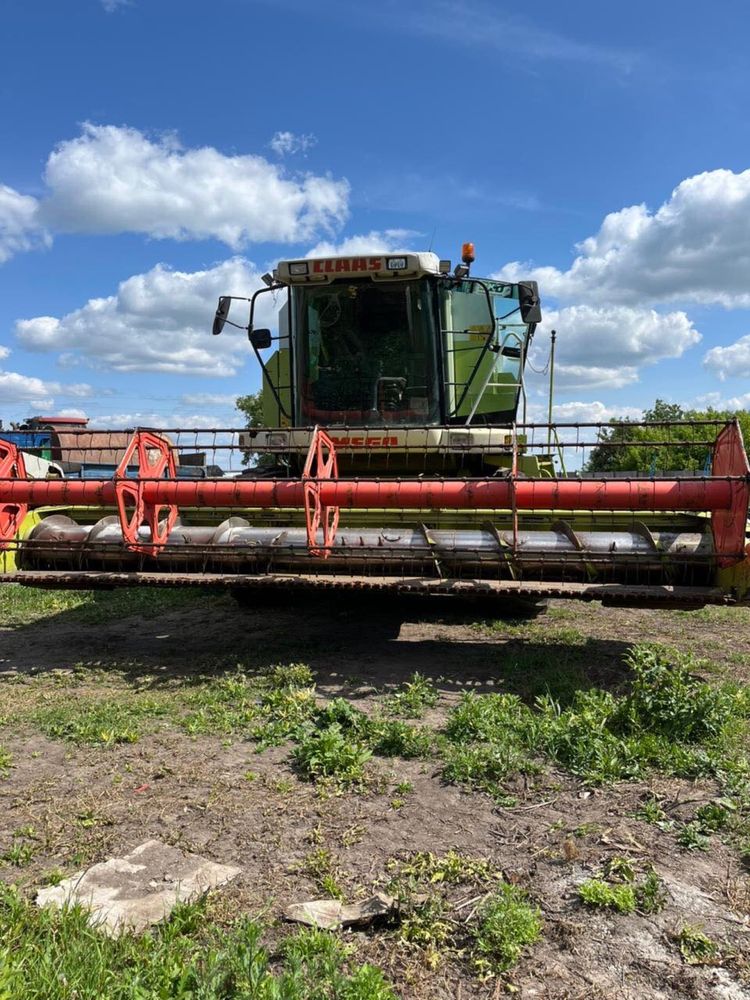 Комбайн CLAAS MEGA 218