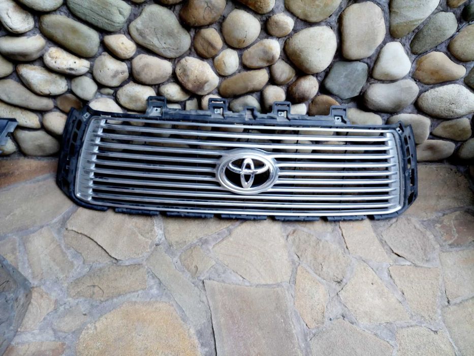 Передній підсилювач бамп. і задній бампер на Toyota Tundra 2007-2013