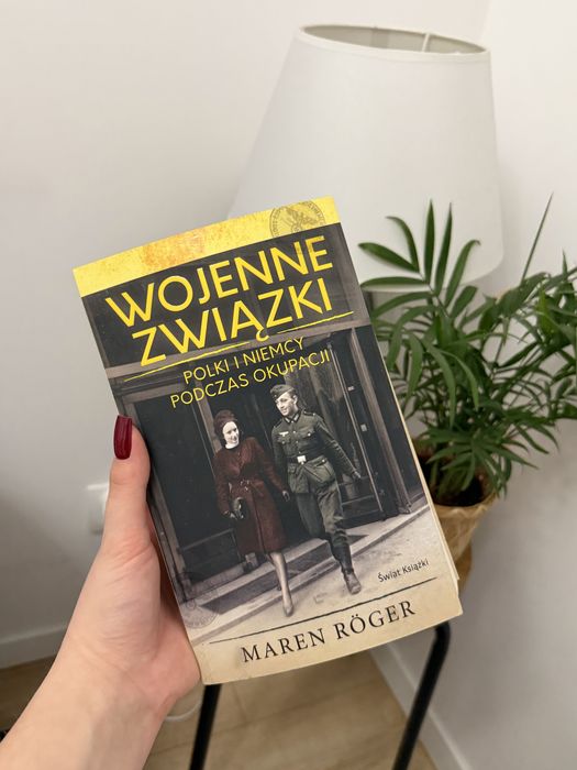 Maren Röger Wojenne związki