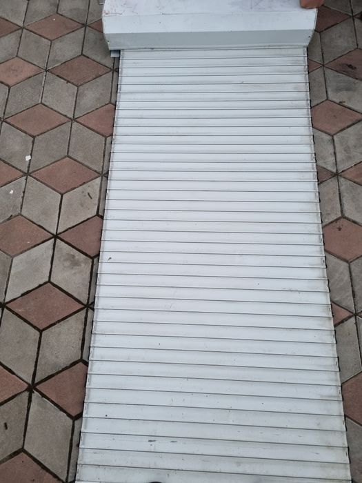 Ролет защитный на двери и окна