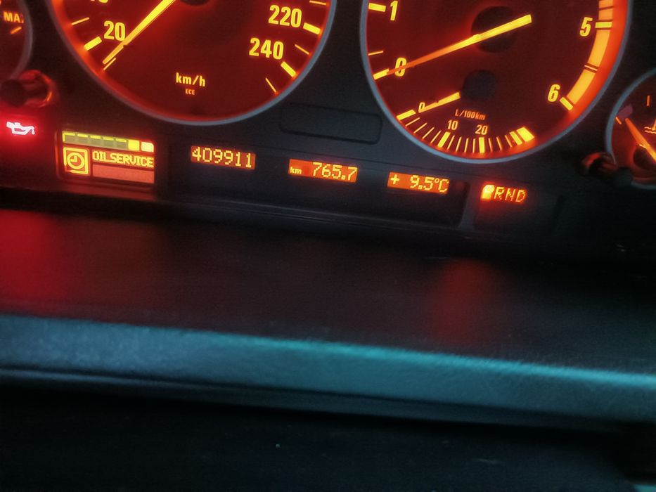 Продам машину bmw X5
