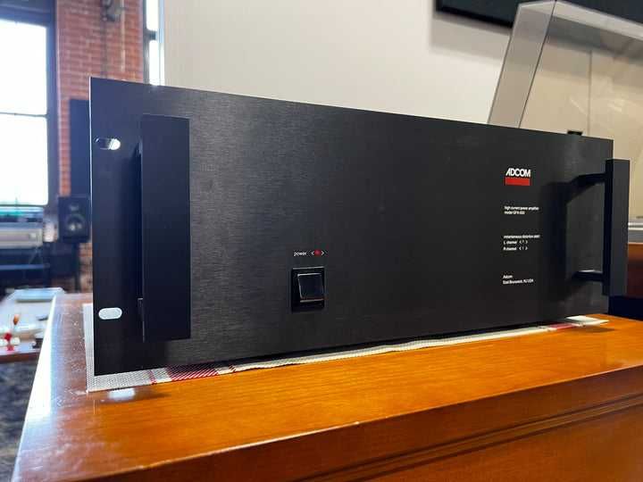 Adcom GFA-555 poweramp
