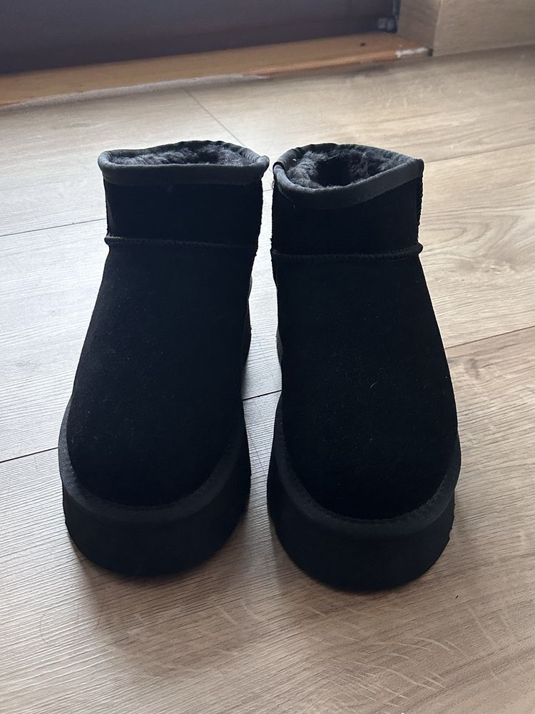 Czarne śniegowce ocieplane UGG