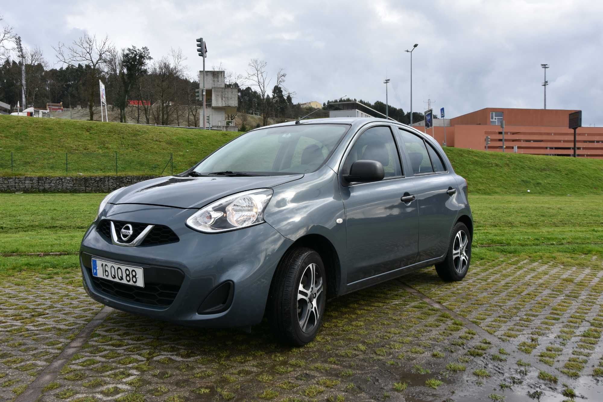 NISSAN MICRA como novo.