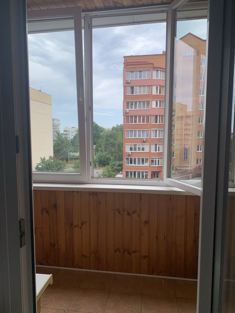 Продається 1 кімнатна квартира.Метро Теремки, Машинобудівників, 2В