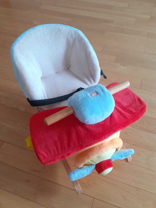 Baloiço avião de pelúcia