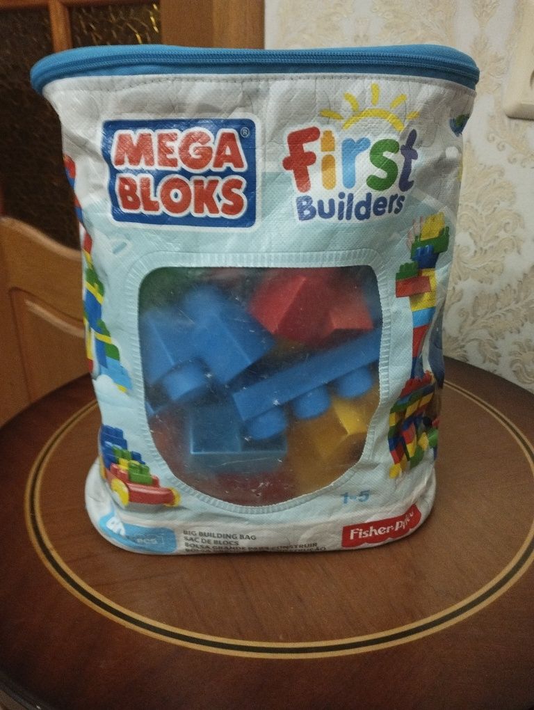 Игрушки развивающие.Лего.