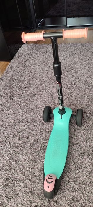 Trójkołowa hulajnoga ze świecącymi kolami LED!!!