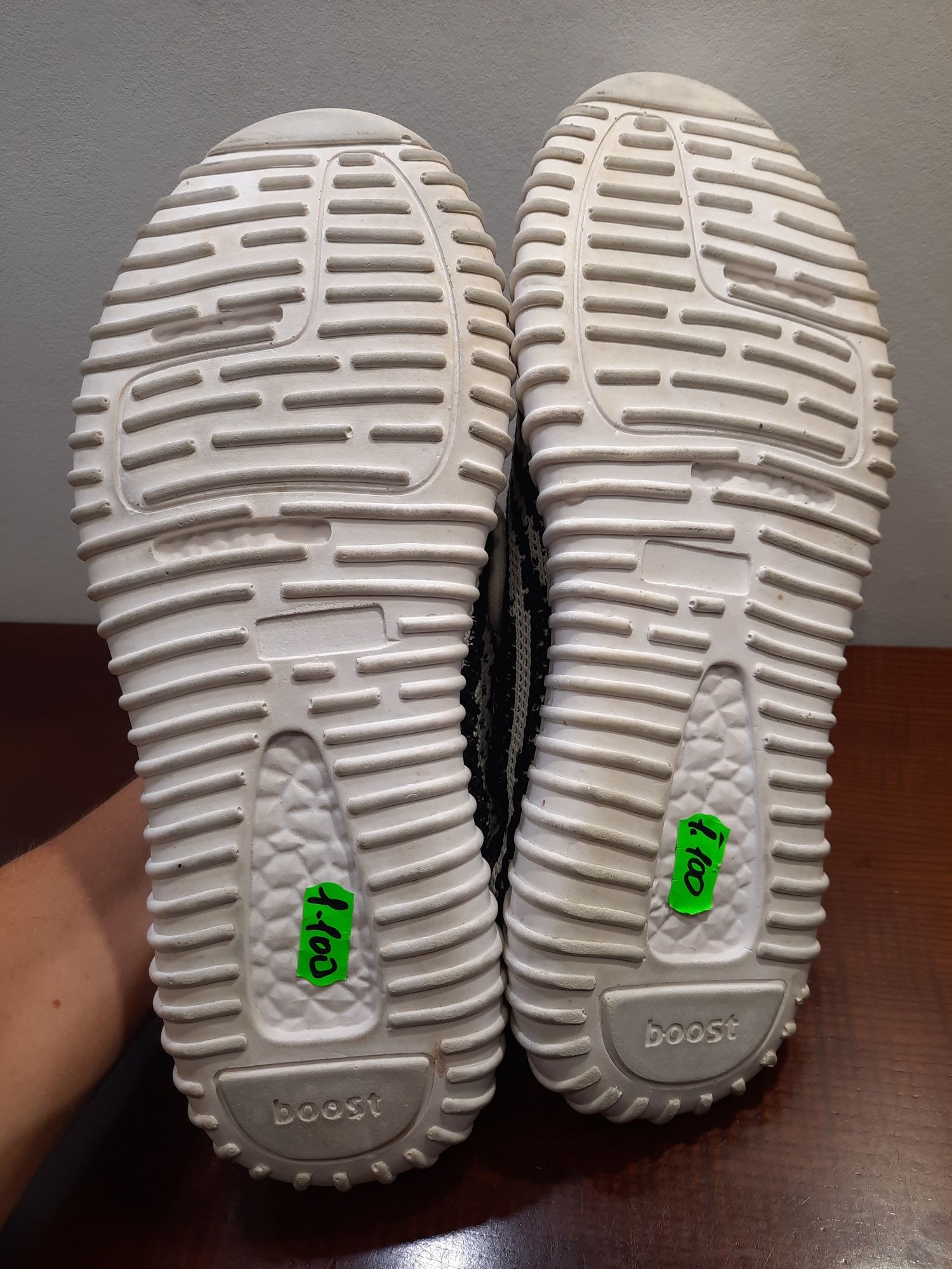 Нові, Кросівки Adidas Yeezy 350 ,Розмір 41