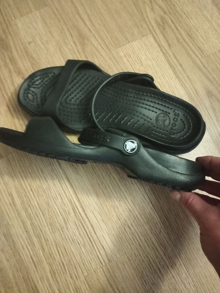 Продам crocs жіночі