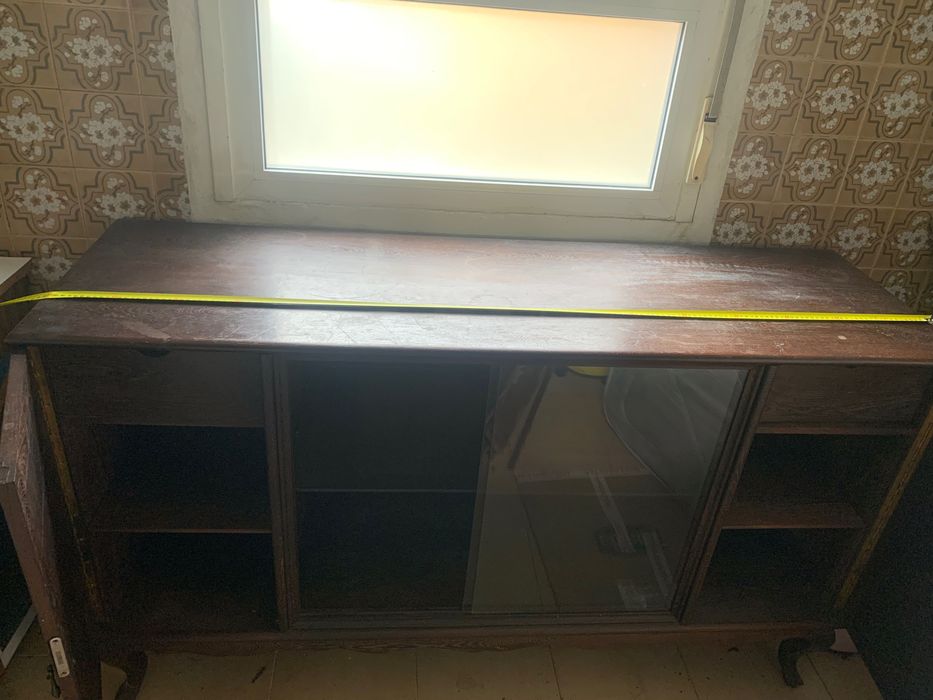 Móvel de sala com vitrine