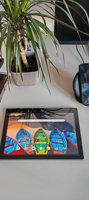 Tablet Lenovo com capa