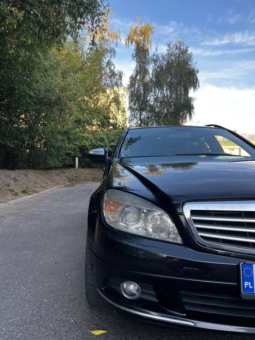 Wynajem aut klasy premium. Mercedes-benz kombi 2.0 diesel