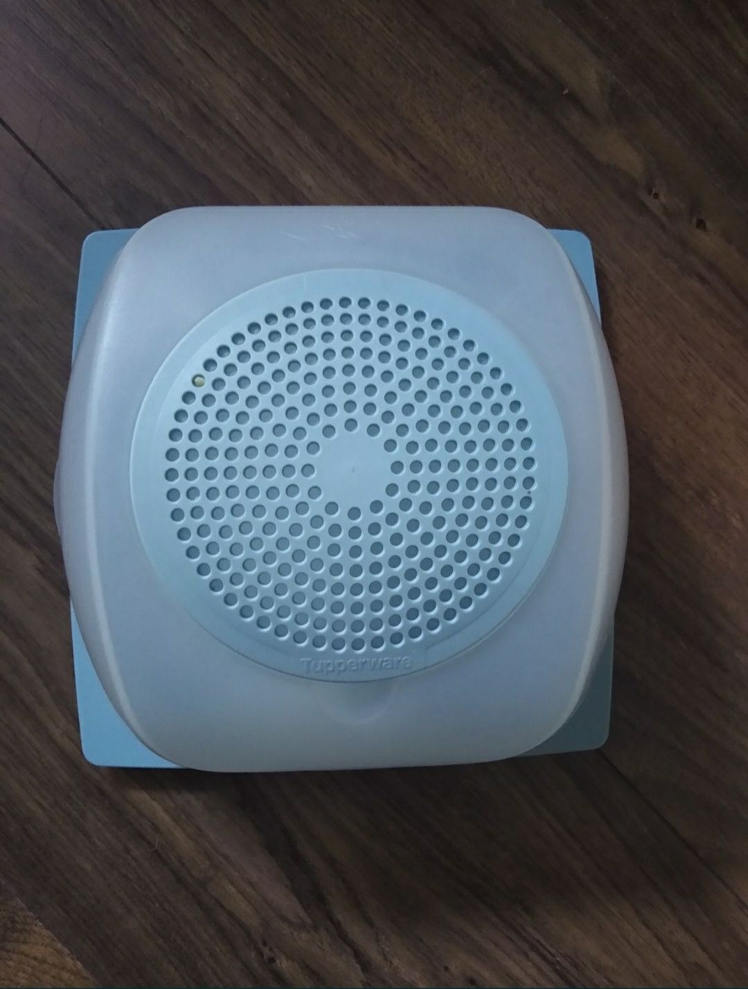 умная сырница Tupperware