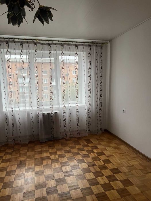 Продам 2 кімнатну квартиру  в  Неполоківцях