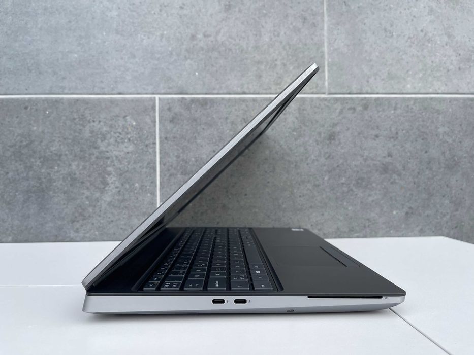 Dell Precision 7550/i7-10875H/32Gb DDR4/1Tb/15.6" IPS/RTX 4000 (8Gb)