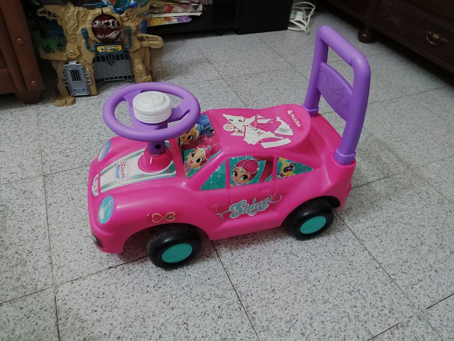 Carrinho de brincar