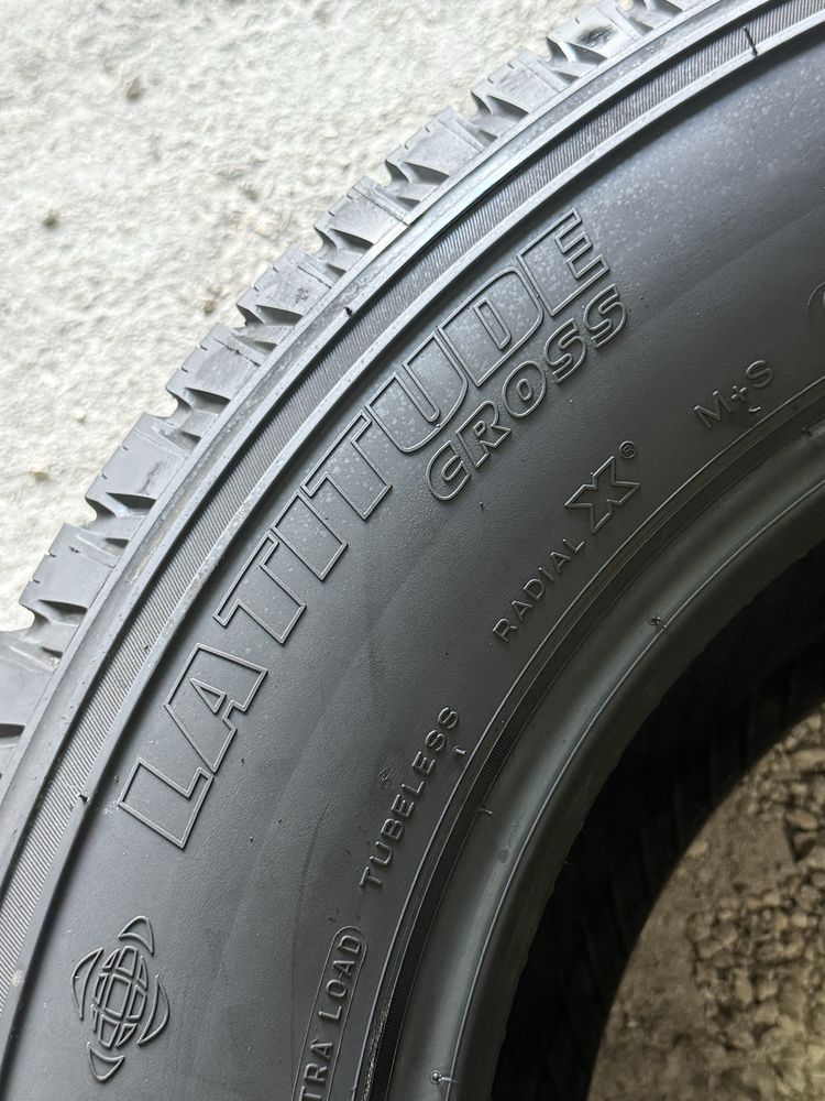 Pneus 255/65r17 Michelin Latitude Cross com 80% piso