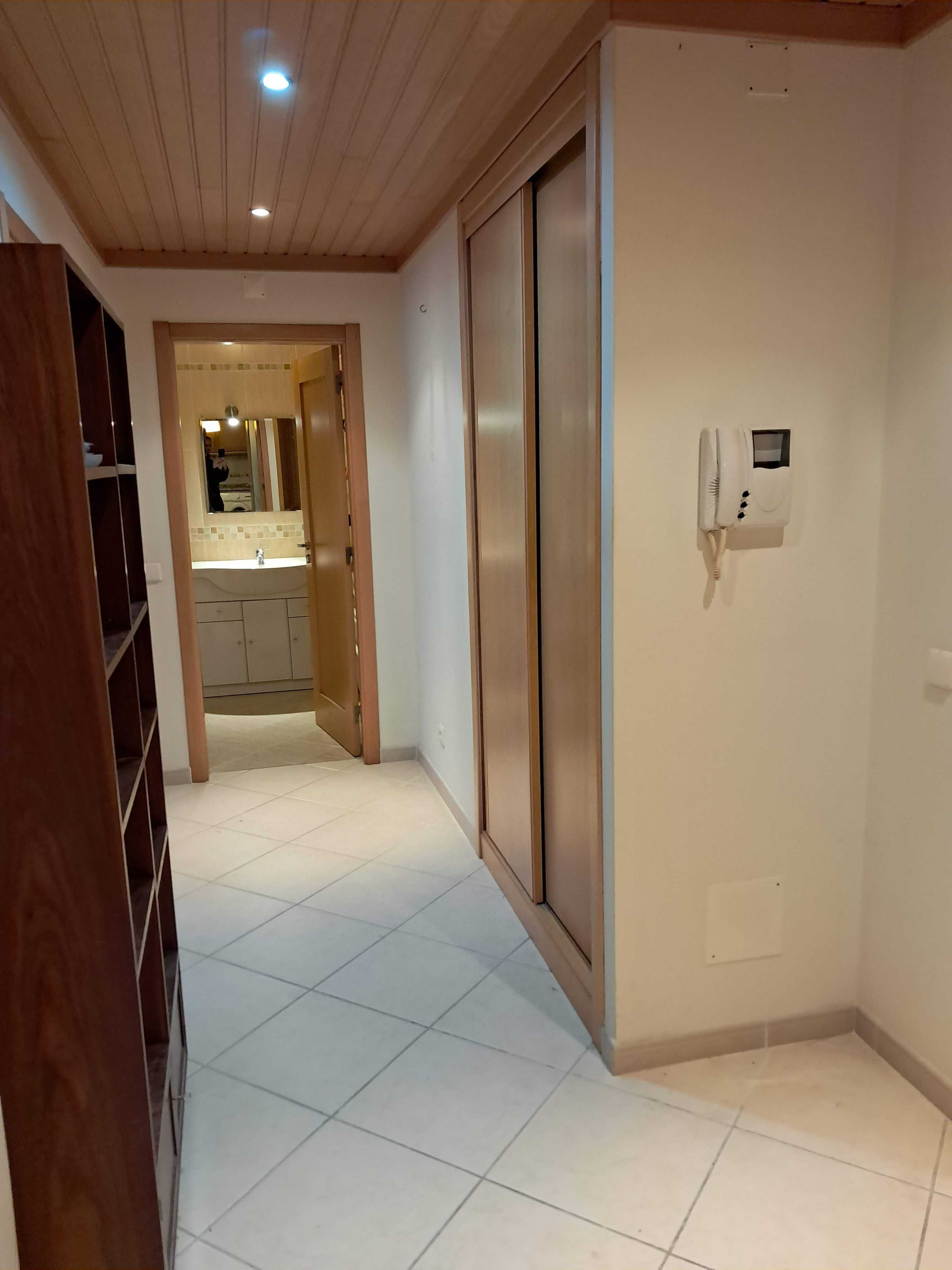 Apartamento T2 em Alfeizerão