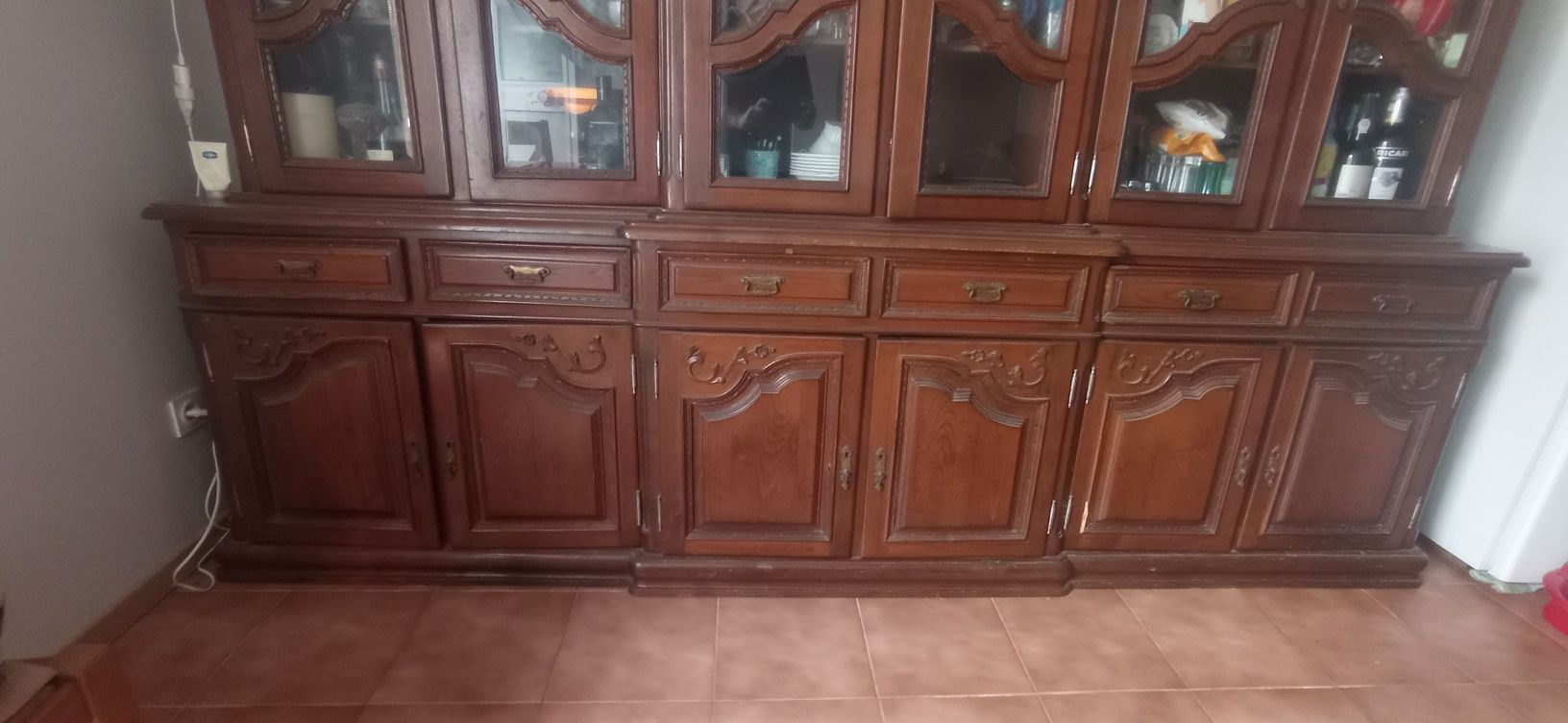 Móvel grande em bom estado