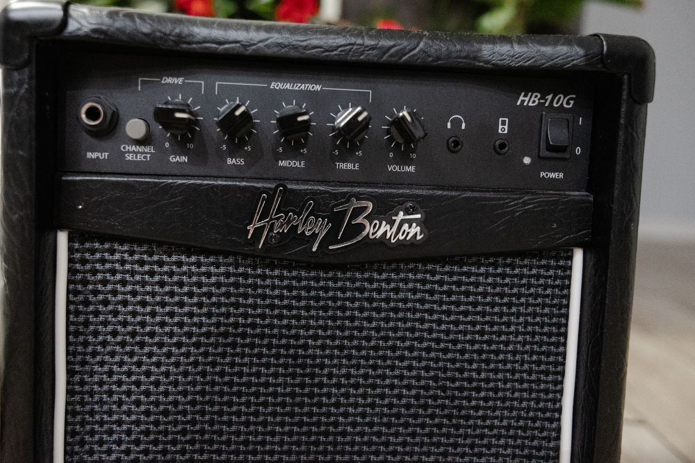 Gitara elektryczna + piecyk + pokrowiec.