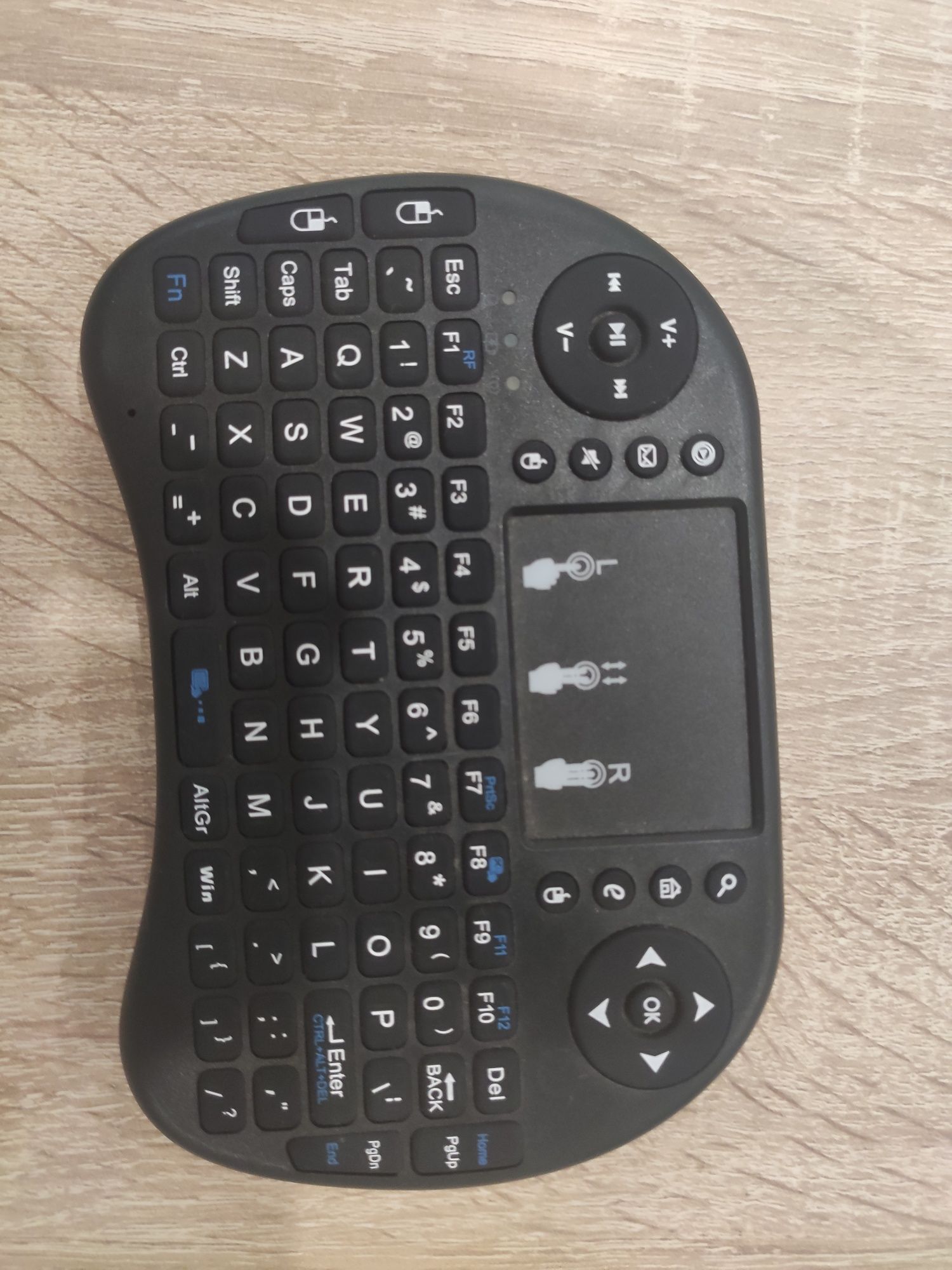 Comando teclado e trackpad sem fios