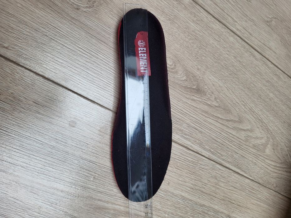 Buty do komunii dla chłopca- trampki  Element