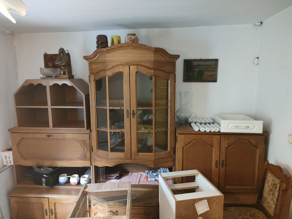 Biblioteka, barek, sekretarzyk, szafa drewniana.