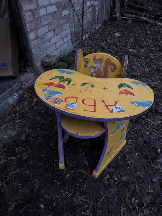 Дитячий столик зі стільцем