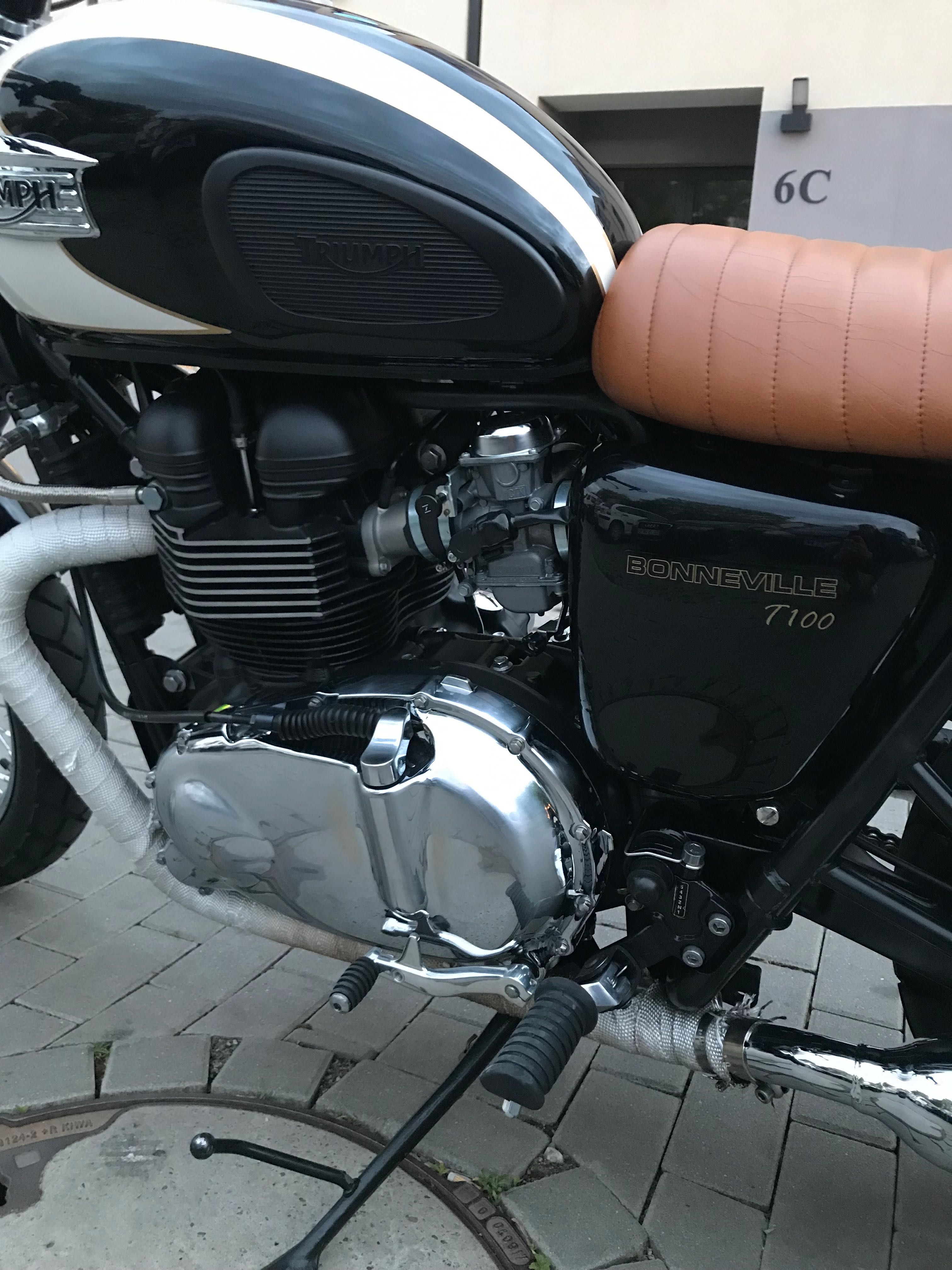 Bonneville T100 Cafe Racer Scrambler Custom