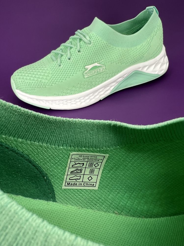 Кросівки 39р.25,5см. Slazenger