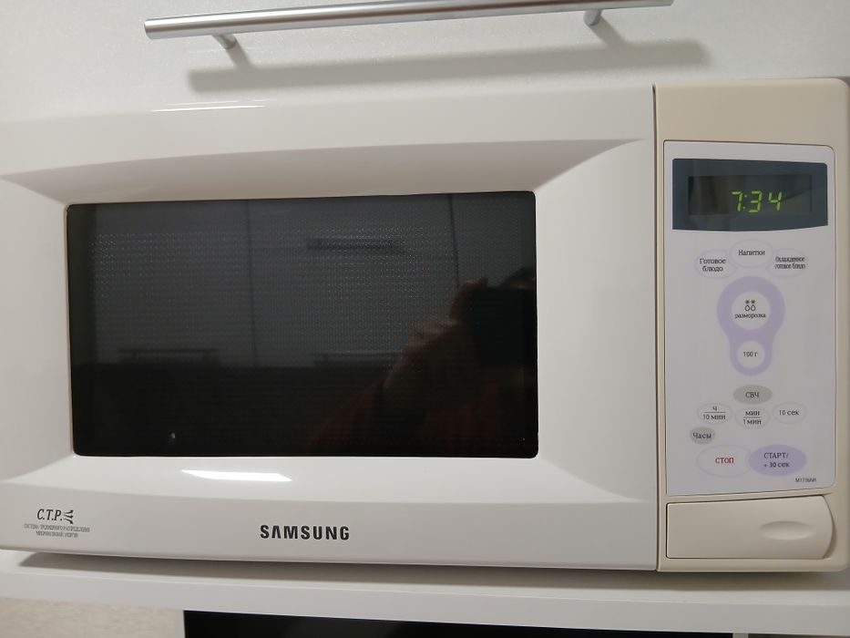 Продам микроволновую печь Samsung