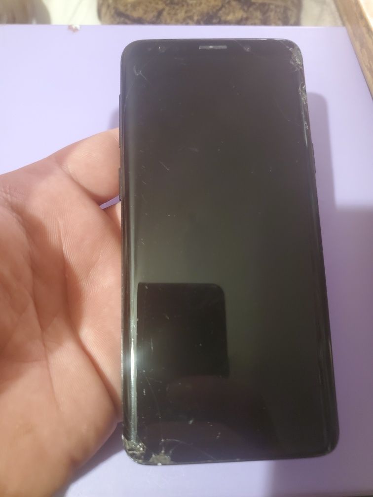 Продам samsung s9 полностью рабочий