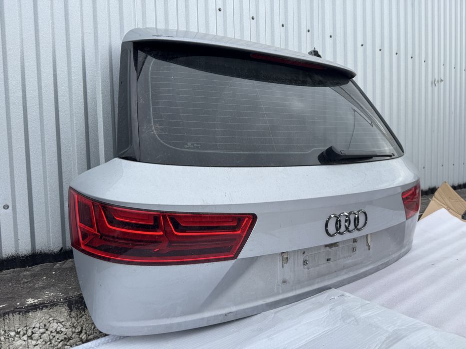 Кришка багажника Ляда Стопи Фонарі Audi q7 4m